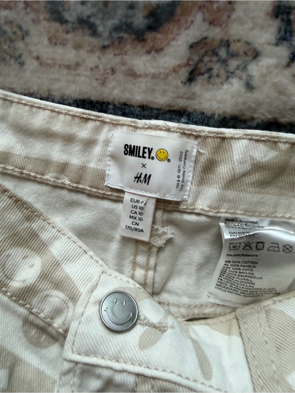 H&MX SMILEY Collab Limited
Edition Smiley Happy Face Patterned Wide Leg Jeans - Picture 5 of 11